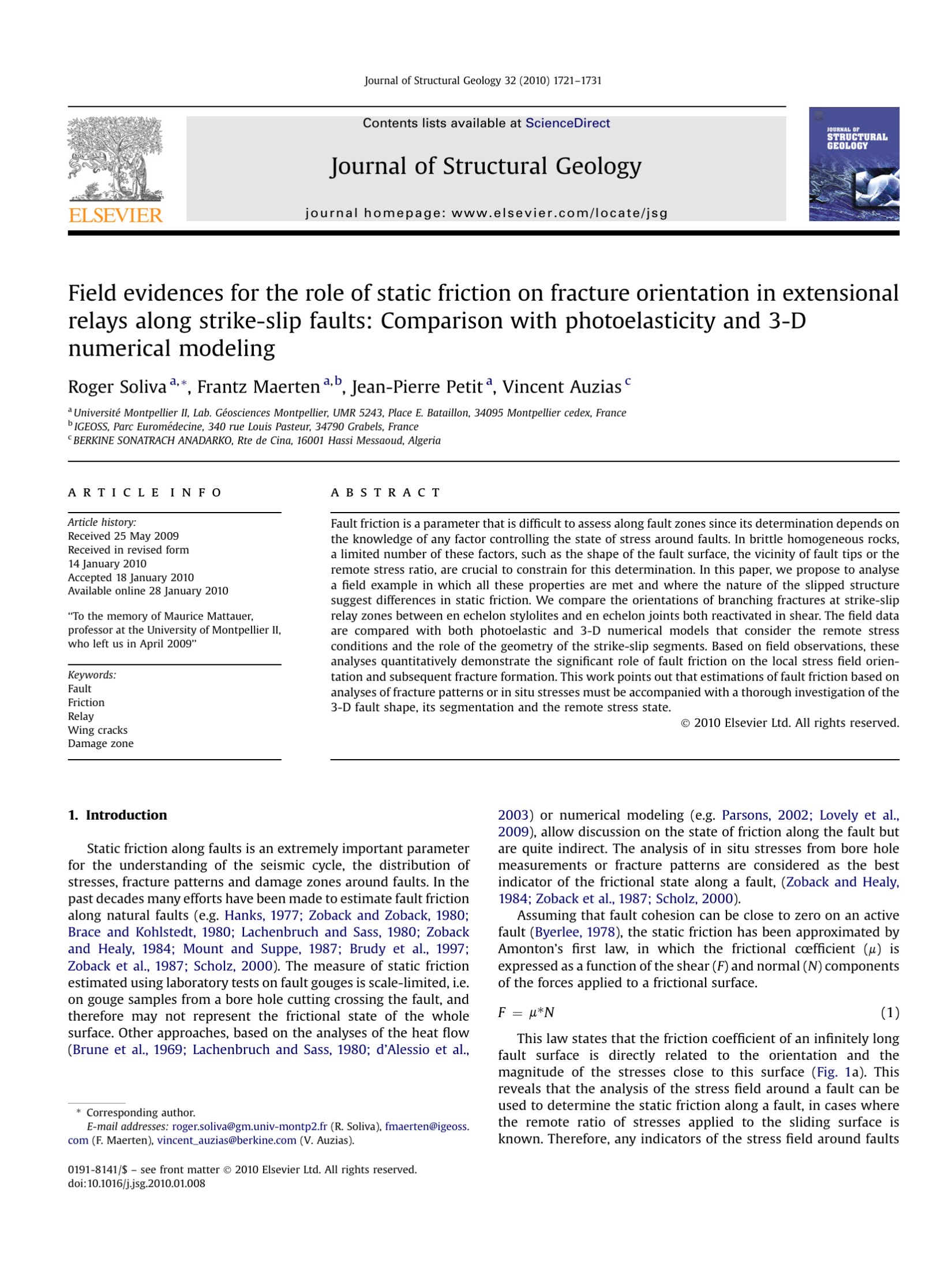 Field evidences for the role of static friction on fracture orientation in extensional relays along strike-slip faults: Comparison with photoelasticity and 3-D numerical modeling