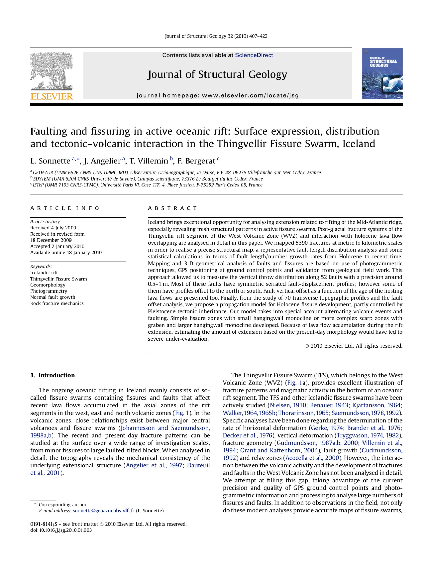 Faulting and ?ssuring in active oceanic rift: Surface expression, distribution and tectonic–volcanic interaction in the Thingvellir Fissure Swarm, Iceland